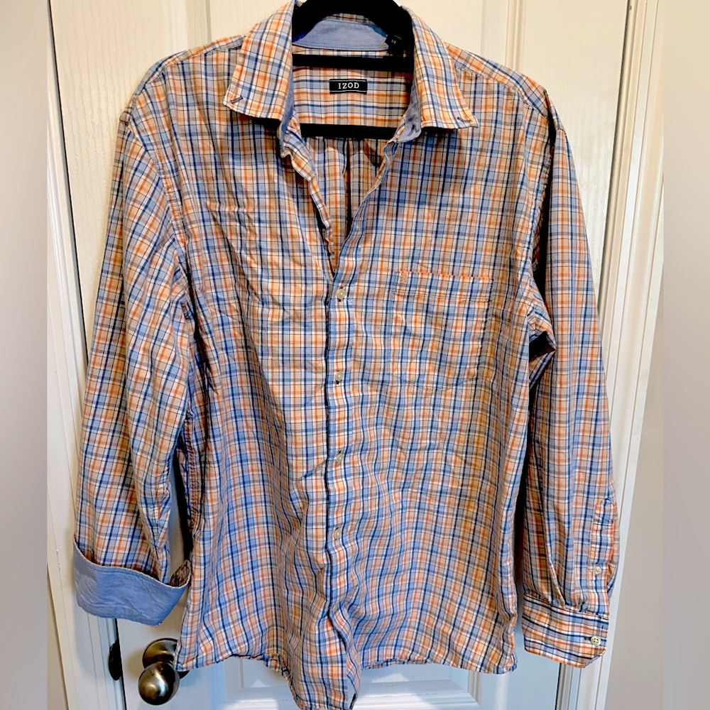 Izod Button Front Shirt
Size Large